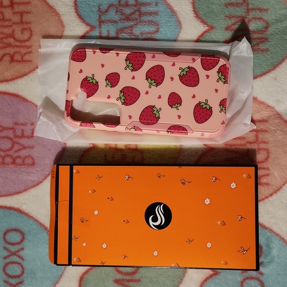 Samsung Other - Samsung S22 🍓 Strawberry Phone Case